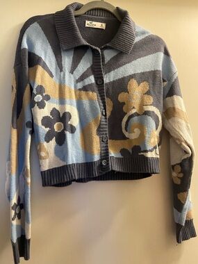 Hollister Gray, Blue & Cream Floral Collared Button Cardigan - Cropped